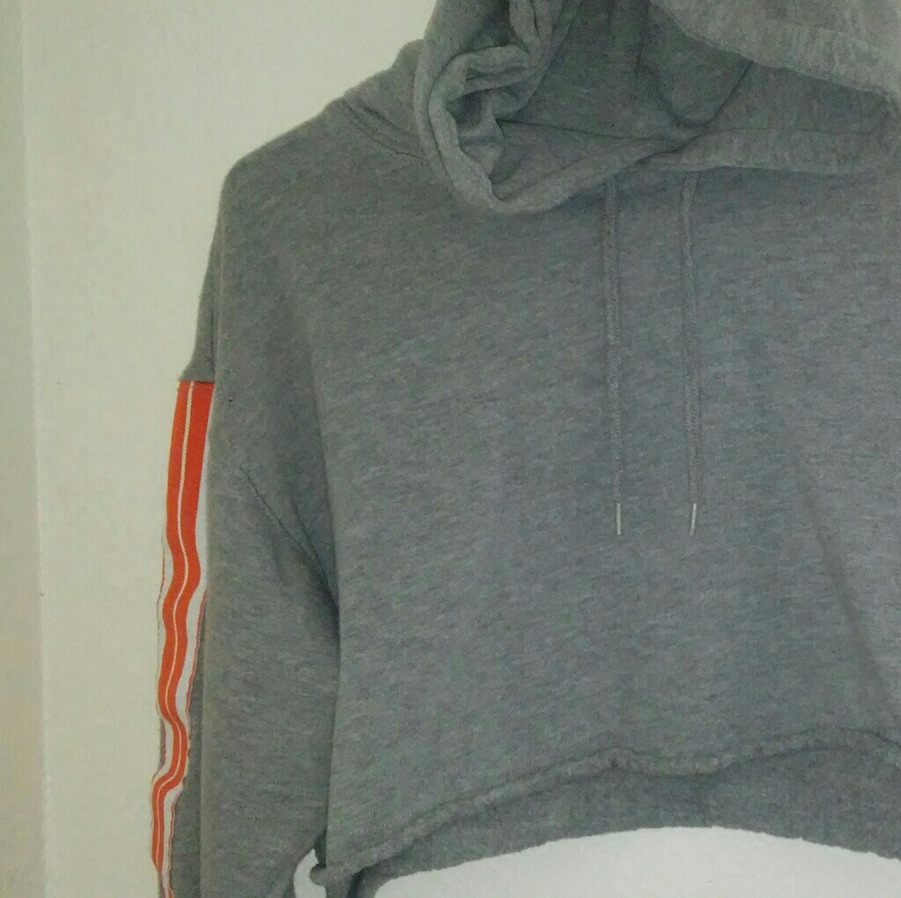 gray cropped hoodie
